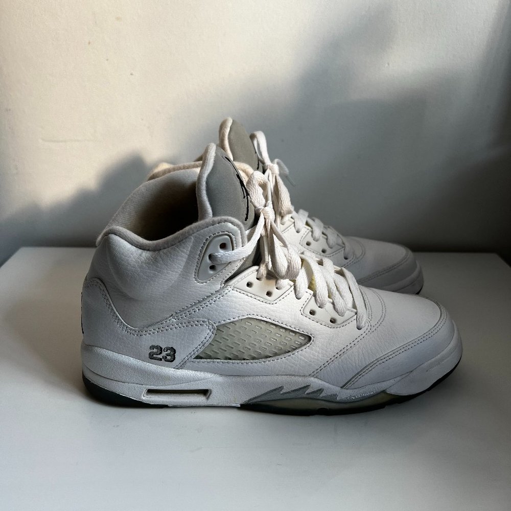 Nike Air Jordan Retro 5 BG Metallic White Size 5.5Y (440888-130)